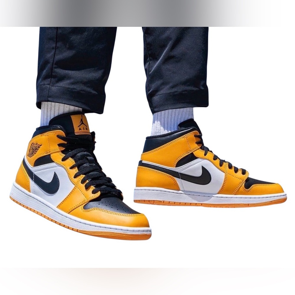 Nike Air Jordan1 mid black yellow and white 554725-701 size 4 Y